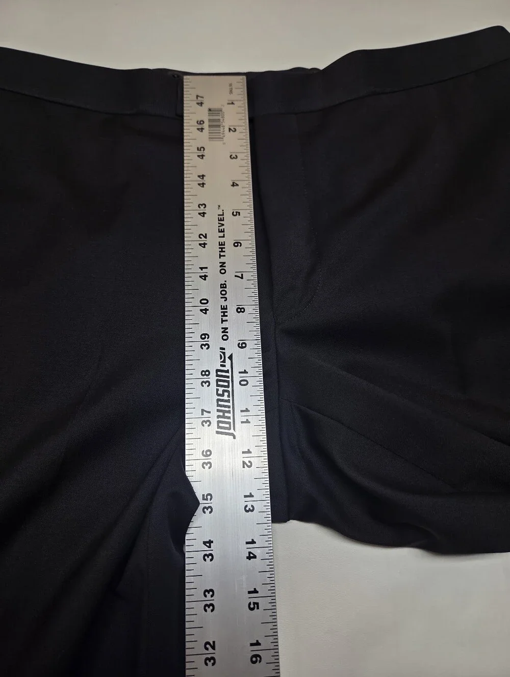 Vera Wang Black 2-Piece Tuxedo 44R/38W Grosgrain Notch Lapel  100% Wool
